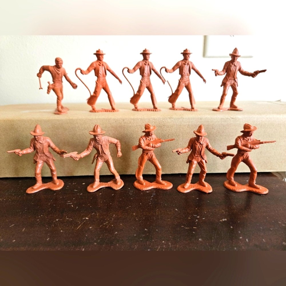 Vintage Marx Outlaw Toys Lot. Brown. 10 Pieces.  1960s.